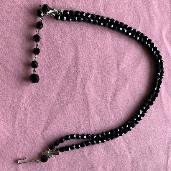 Double strand Black Crystal Necklace, in Silver tone, Vintage - Picture 3 of 5